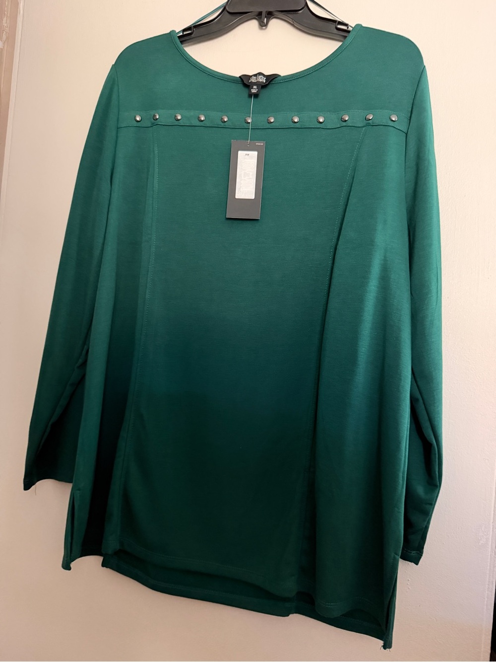 Investments / Slim Factor Green Stud-Detail Long Sleeve Top